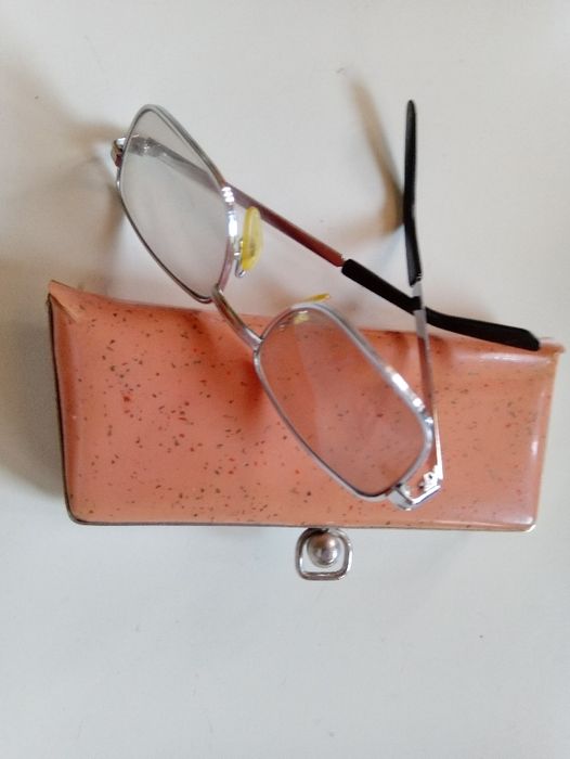 Метална рамка за очила