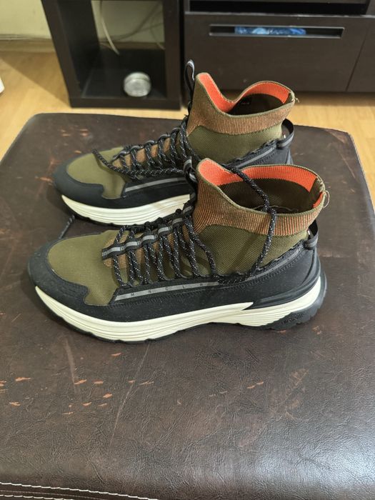 Moncler Monte Runner High Top Sneakers - Ghete