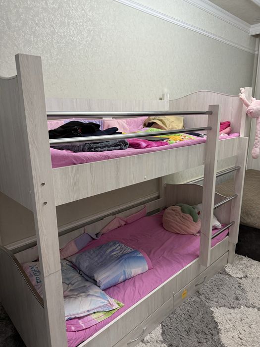 Двухярусный крават сотилади