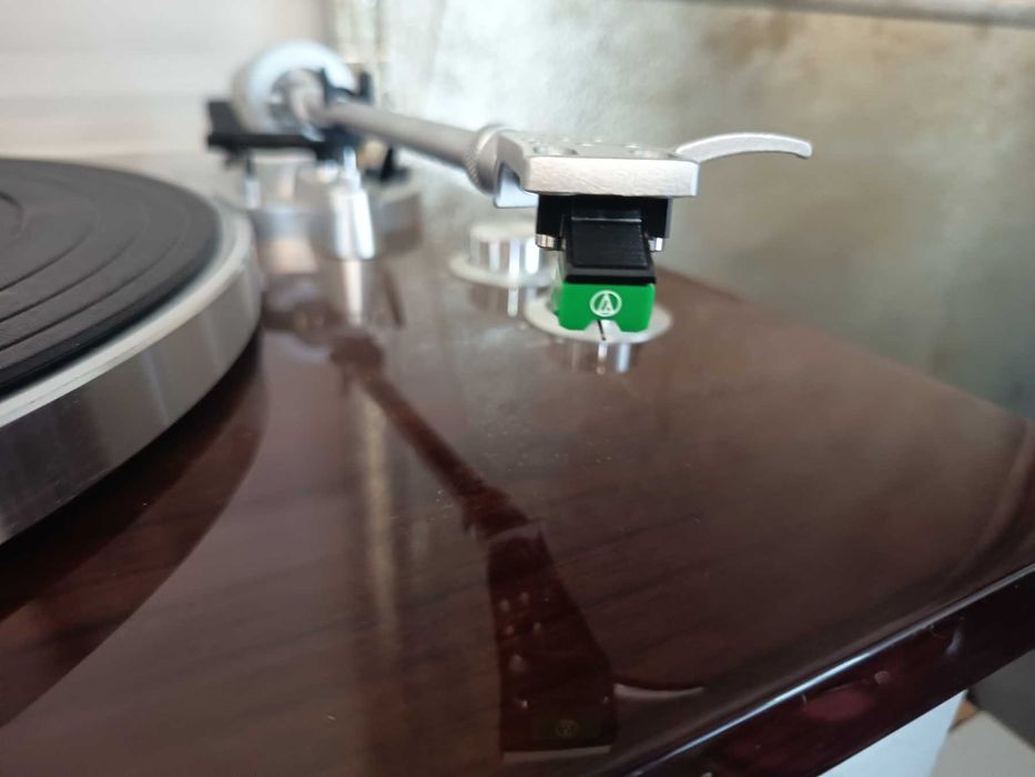 Грамофон Akai Pro BT500