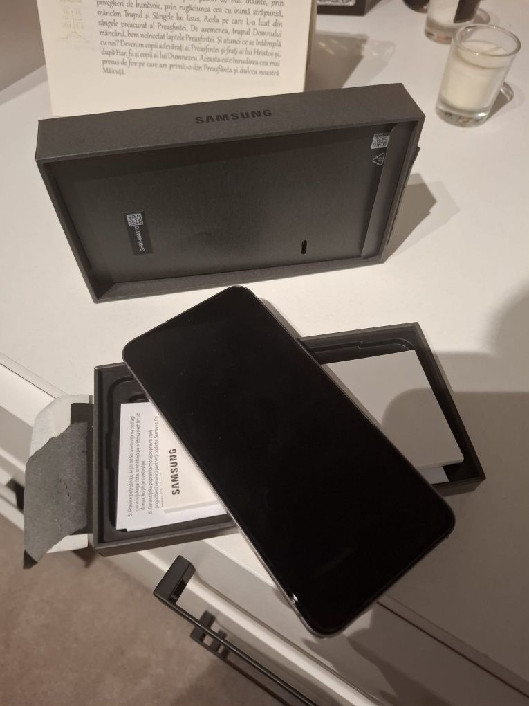 Vând Samsunsg S25 256GB
