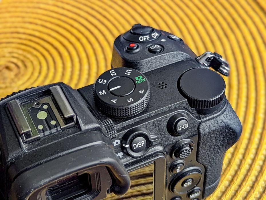 Body Nikon Z5 (cutia + accesorii)