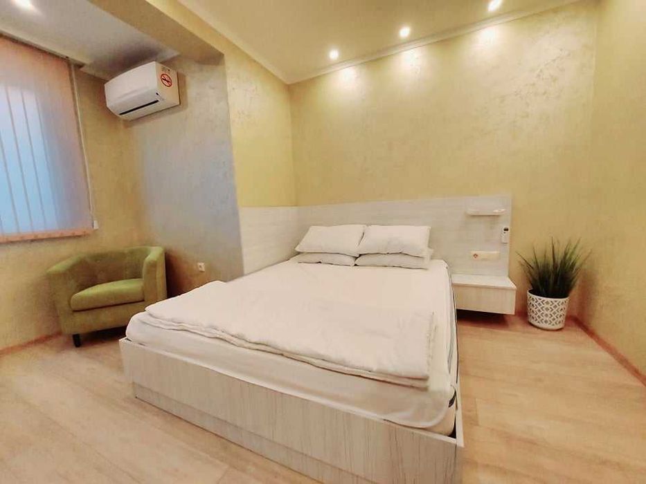 Дава се под наем Двустаен апартамент в Бургас, Лазур - 62 кв.м за 382.5 € - Снимка #1