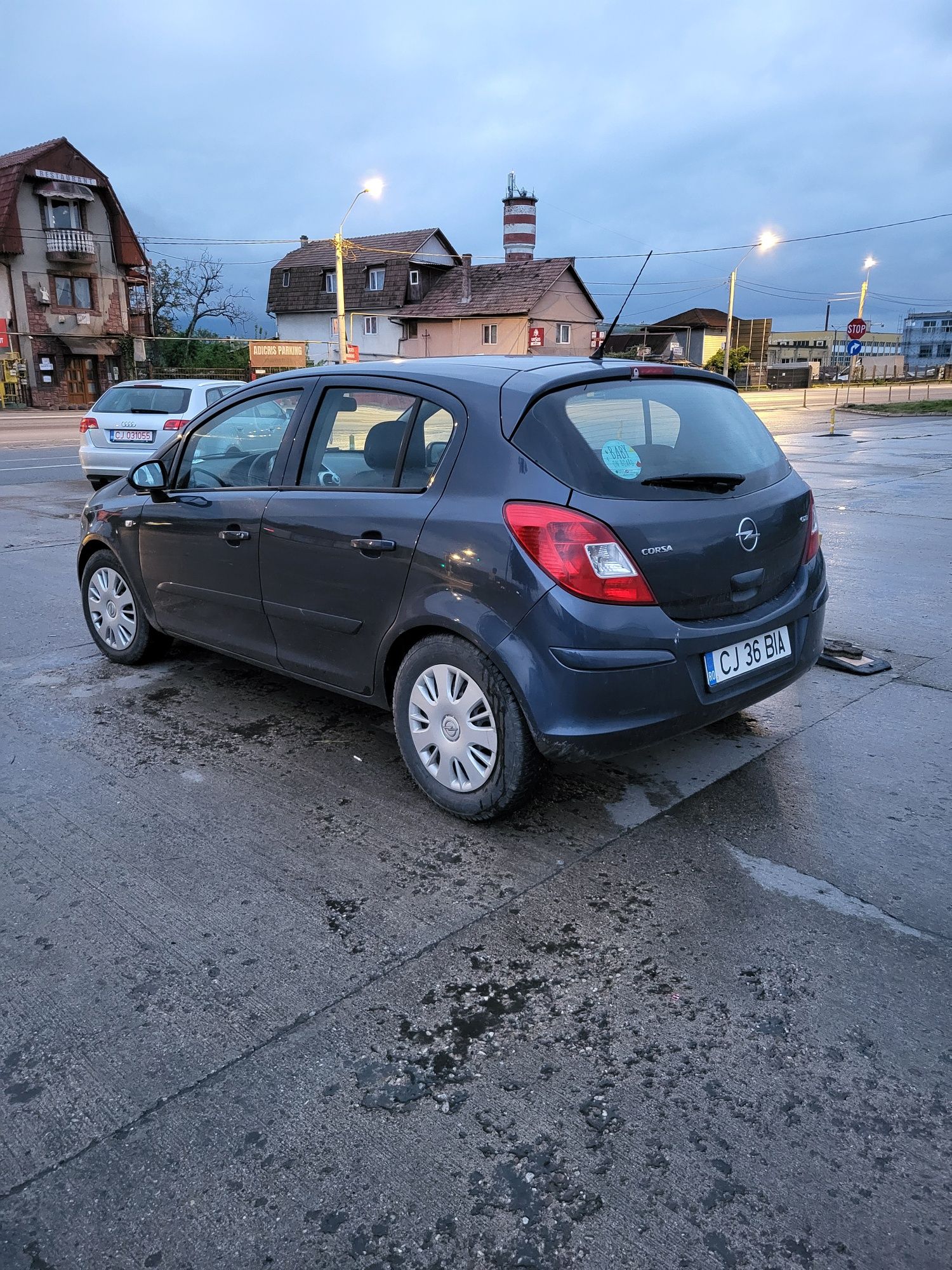 Vând Opel corsa preț negociabil