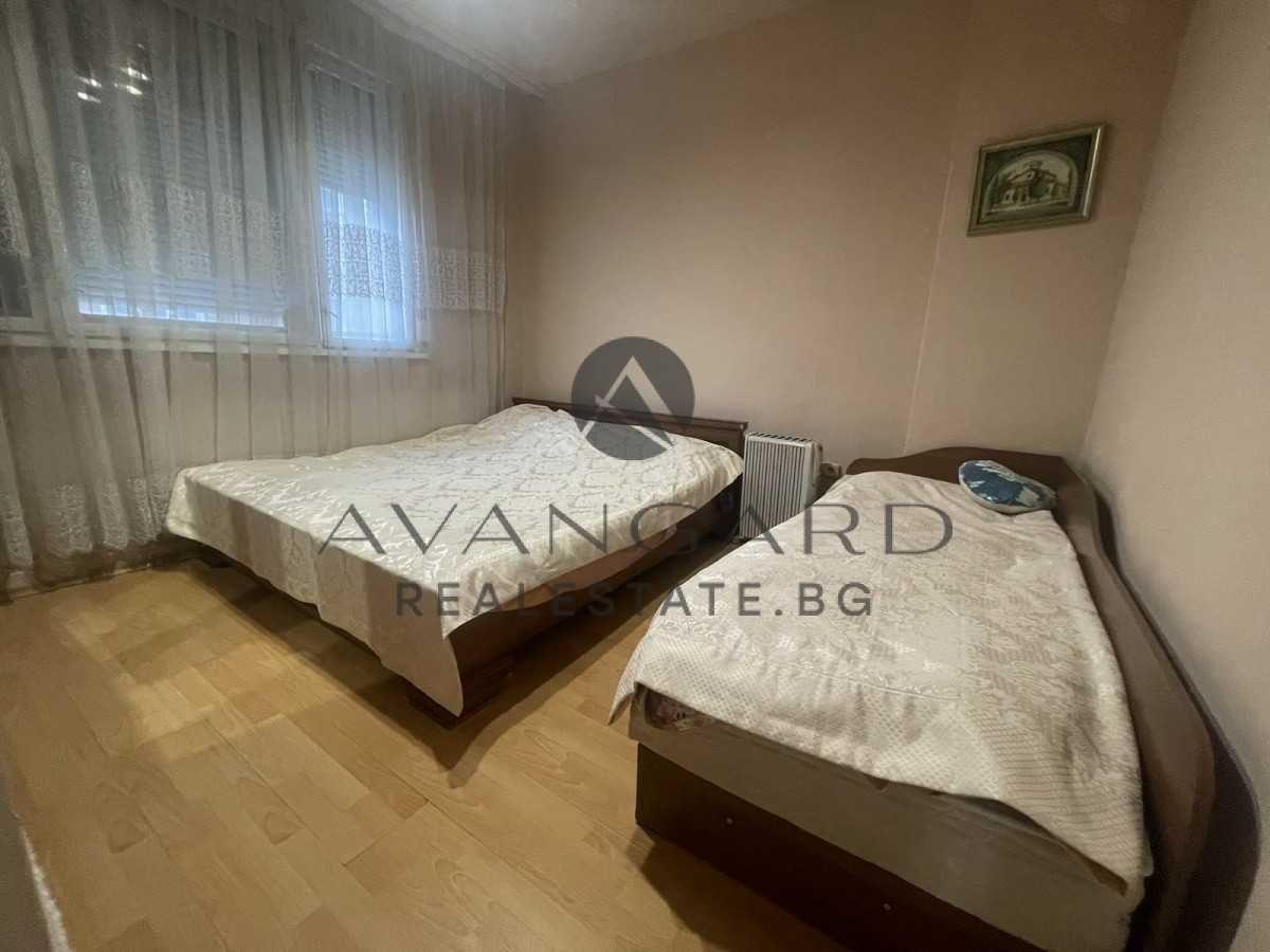 Продава се Четиристаен апартамент в Пловдив, Център - 153 кв.м за 1746 €/кв.м - Снимка #9