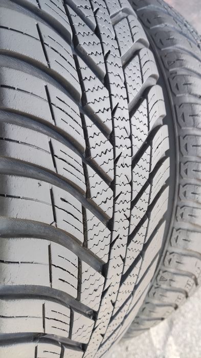 4бр. всесезонни гуми 195/65/15 Nexen N'Blue 4 Season 
dot5021
6/6.8mm