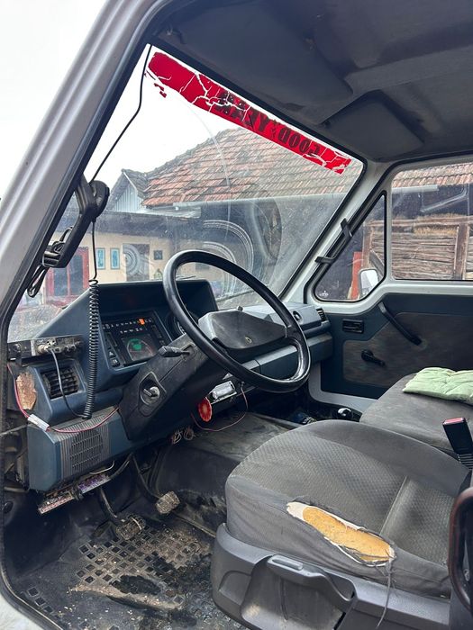 Vând camionetă cu basculare