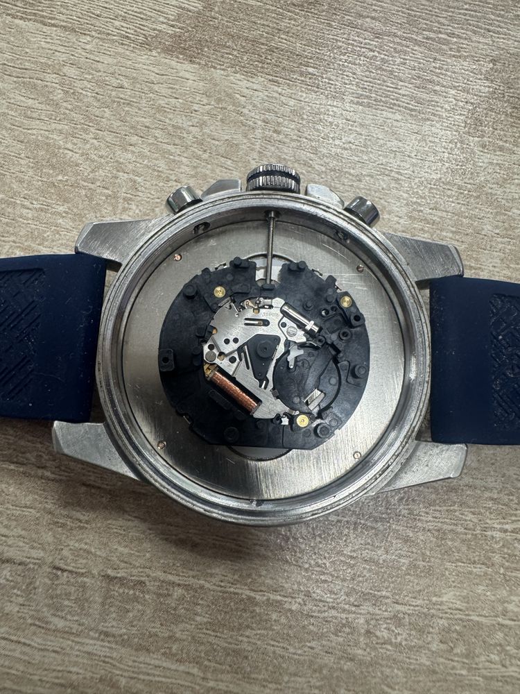 Часовник Tommy Hilfiger