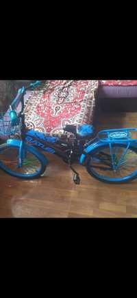 Велосипед синий .