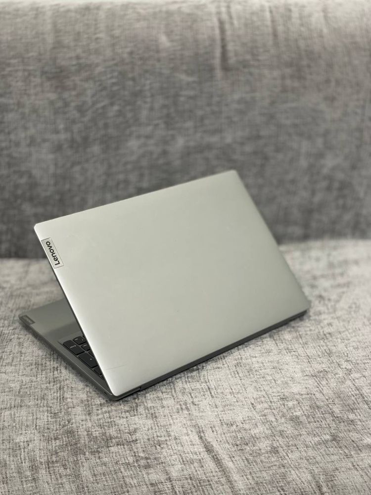 Lenovo noutbuk.