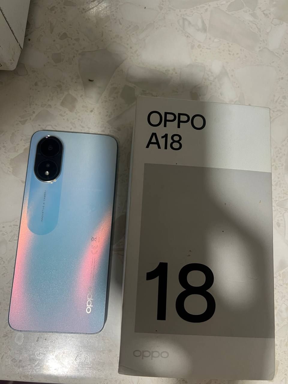 OPPO A 18 smartfon