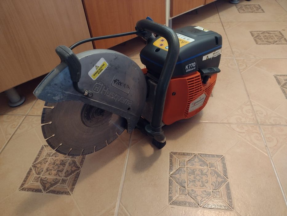 Drujbă tăiat beton,fier Husqvarna