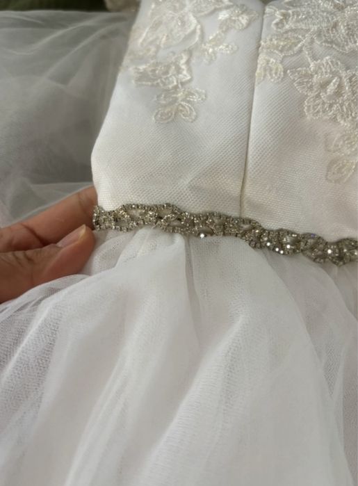 Rochie de mireasă + crinolină + voalu Mărime xs