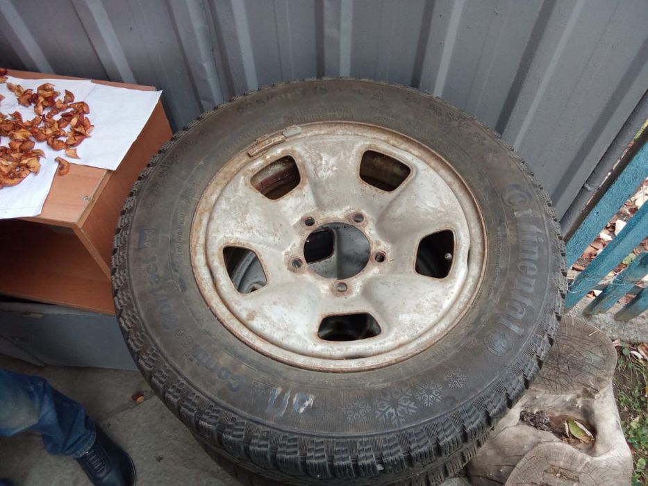 Продаю зимние шины с диском