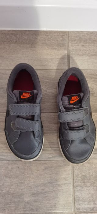 Adidași copii Nike mărimea 28.5  interior 18.7 cm