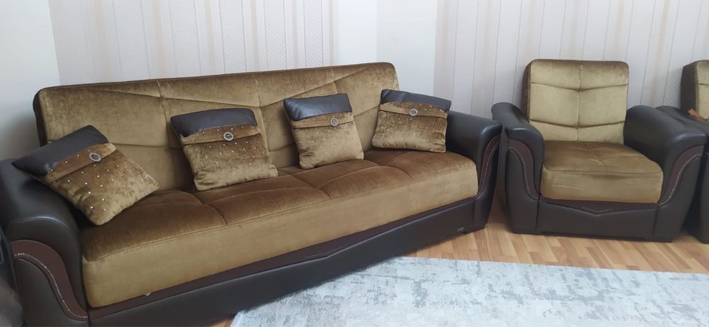 Комплект Диван и Кресла 120.000