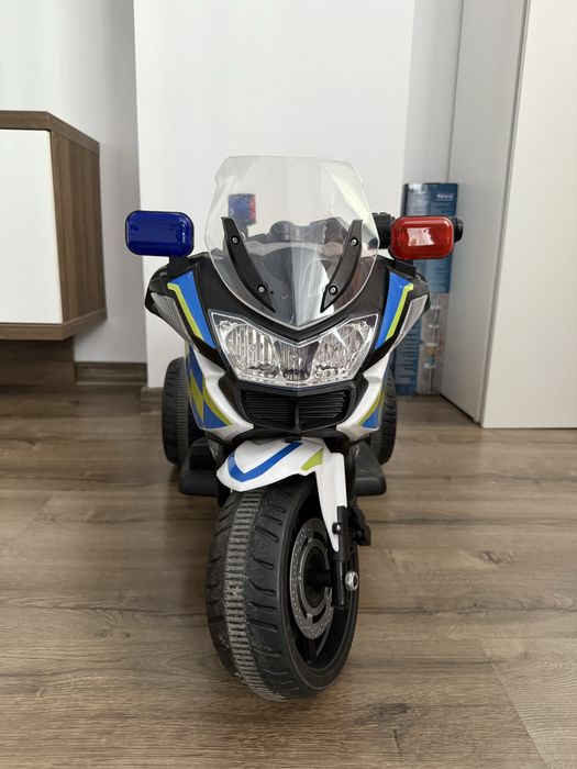 Motocicleta electrica de politie
