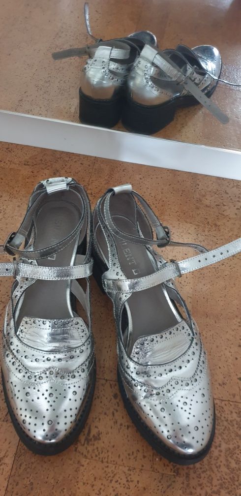 Pantofi argintii piele 39