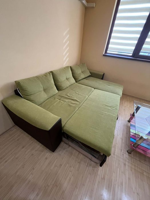 Разтегателен диван