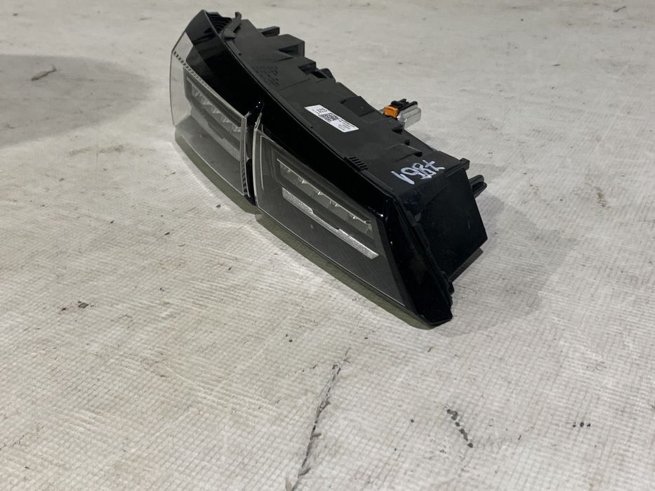 Stop stanga spate pe hayon, Peugeot 308, 2021, 2022, 2023, 2024, cod origine OE 9835300680.