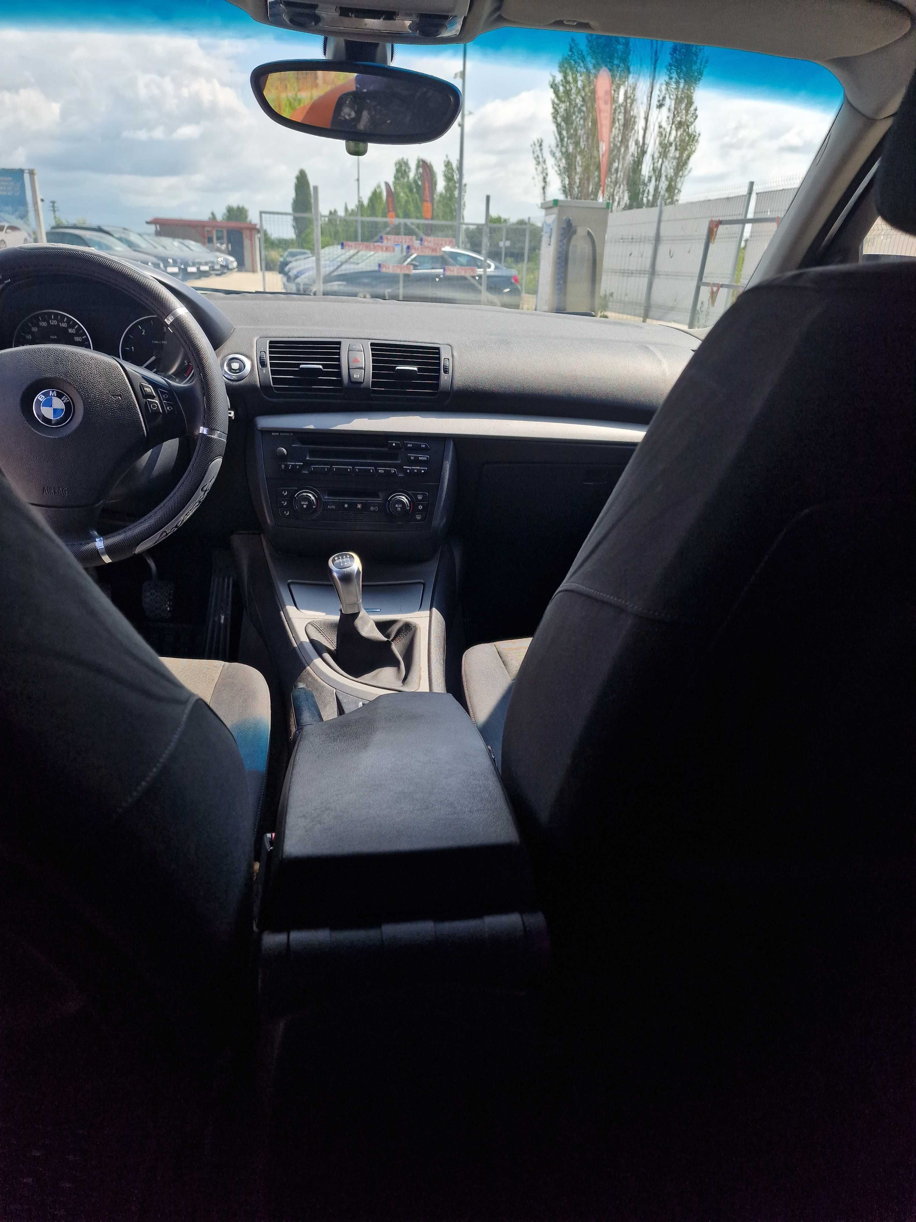 BMW seria1 an 2005 pret 2300€ NEGOCIABIL