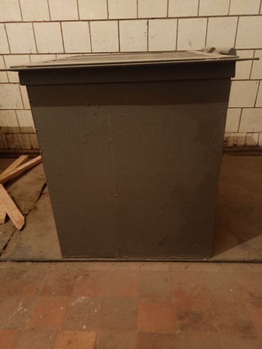 Металлическая ёмкость ( под сливной приямок)