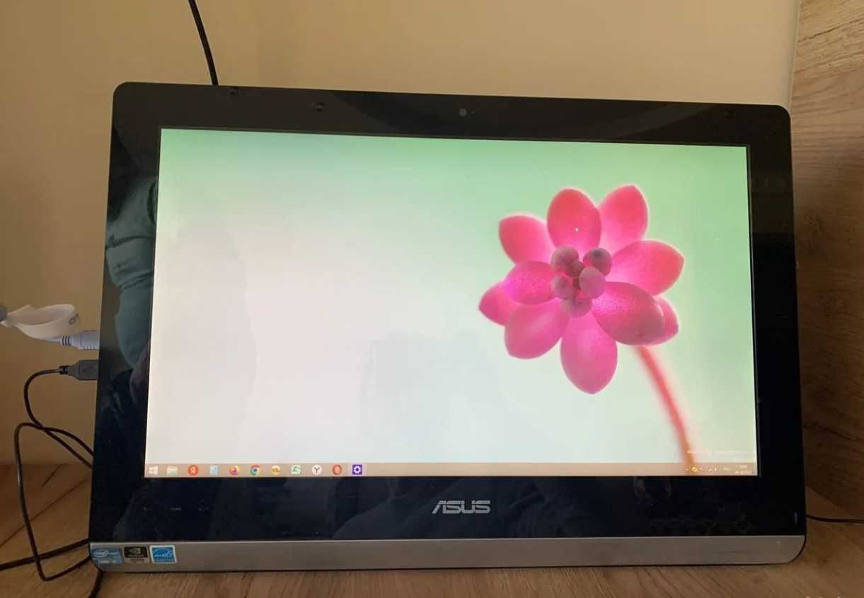 Мощный для работы Сенсорный моноблок Asus ET2220i, 21.5", Core i5