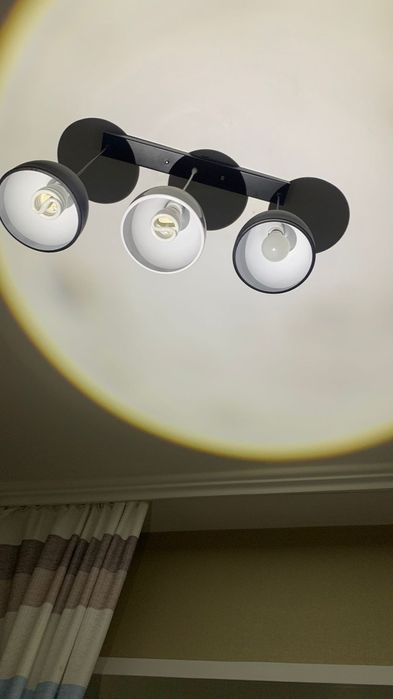 Продам красивую люстру