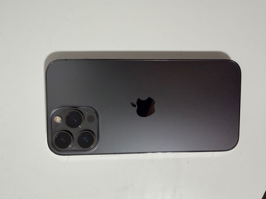 Vând iPhone 13 Pro Max