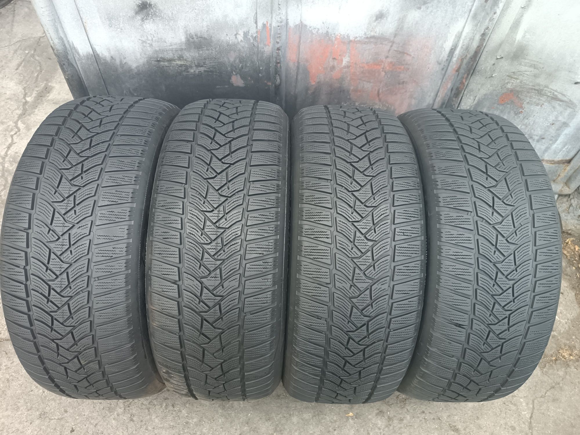 225/55/17 Dunlop Дот 4322
