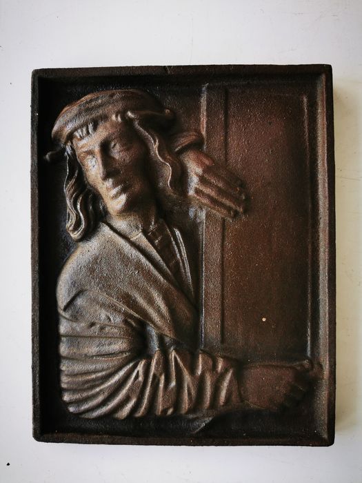 Vand decor metal gravat destul de gros circa 2kg si semnat