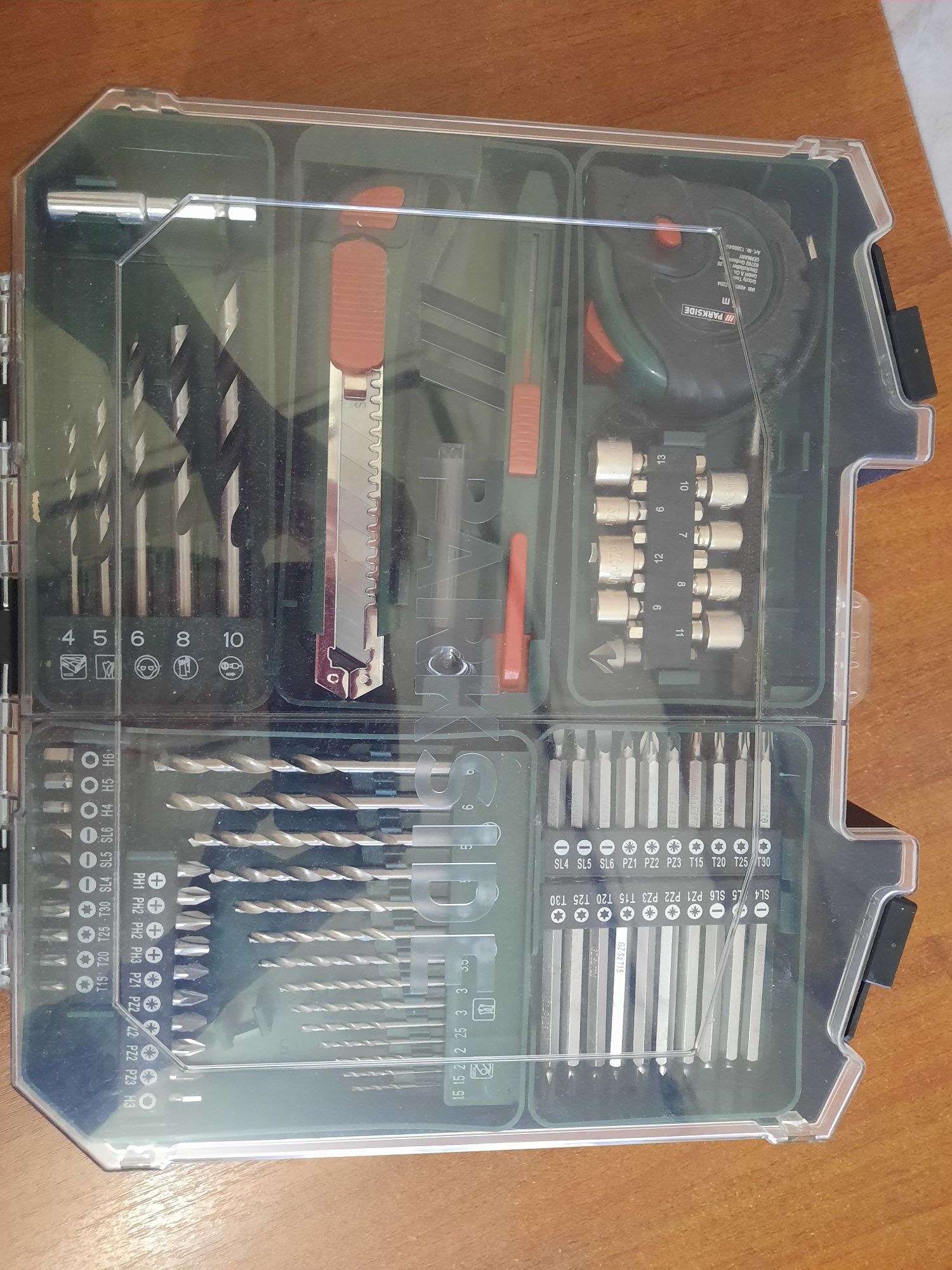 Vând urgent mașină de înșurubat și găurit cu acumulator 20V Parkside