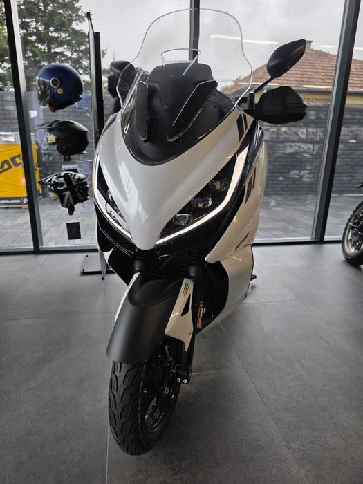 Zontes E125 ABS, - Permis B, rate TBI Maxiscuter