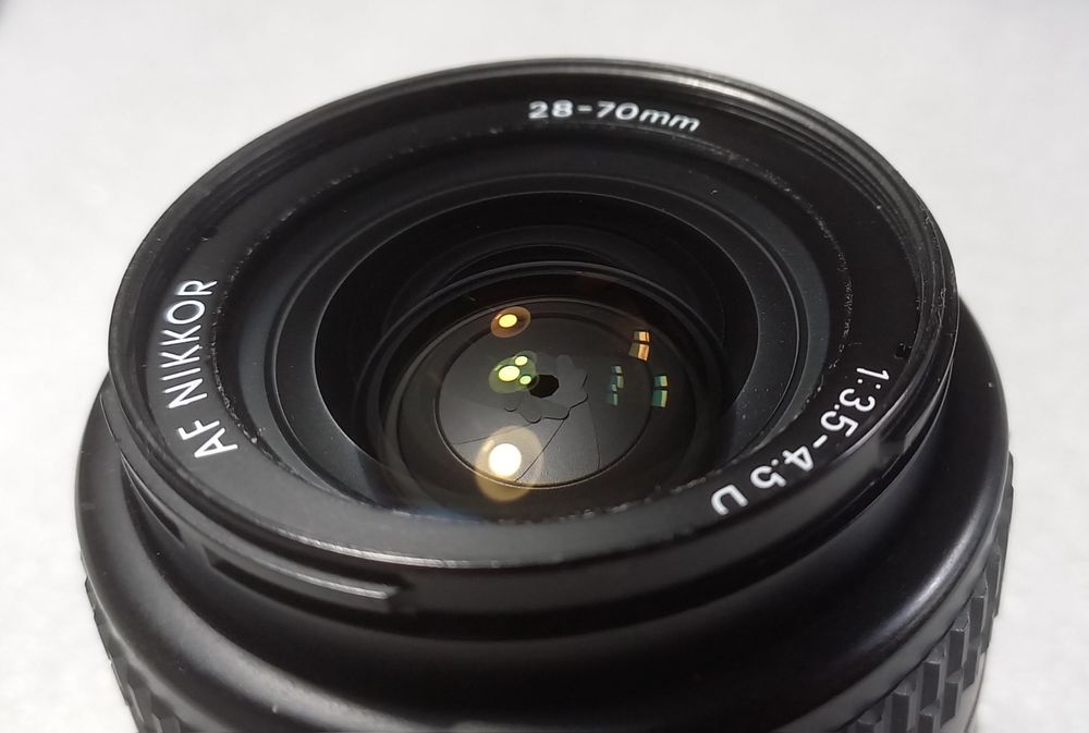 Obiectiv foto NIKON FX - AF Nikkor 28-70 mm 1:3,5 -4,5 D