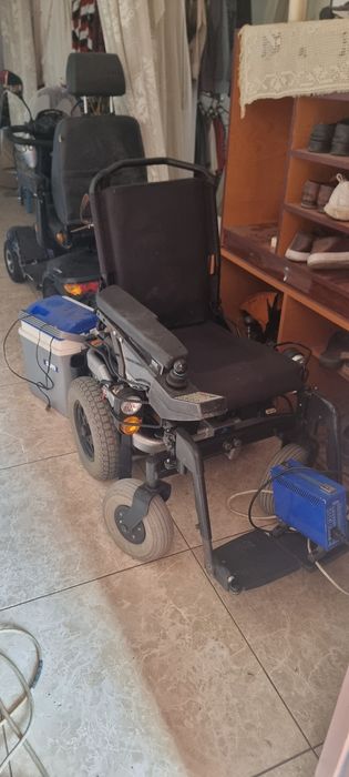 Cărucior electric handicap