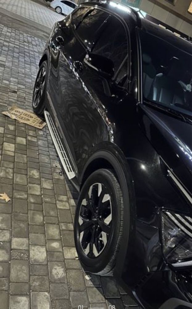 Kia Sportage parog sifatli odam ko’taradi