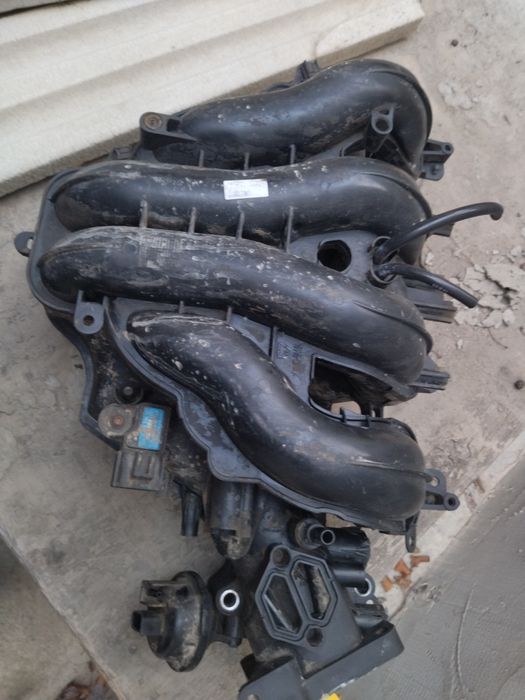 Впускной коллектор Мазда 3-6