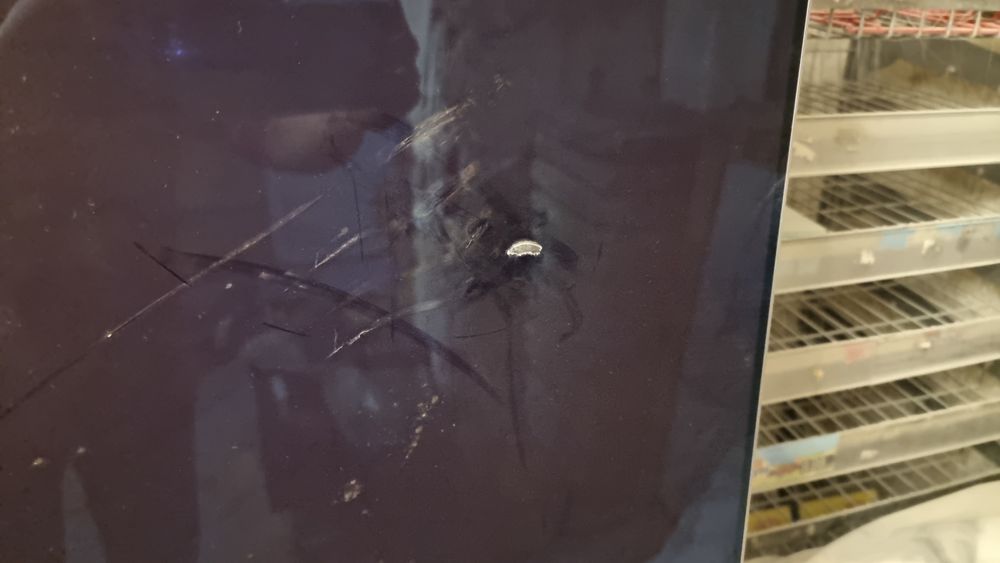 Samsung S95B 55" счупен екран