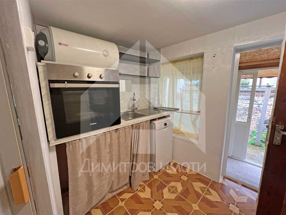 Продава се Къща в Нови пазар - 50 кв.м за 900 €/кв.м - Снимка #4