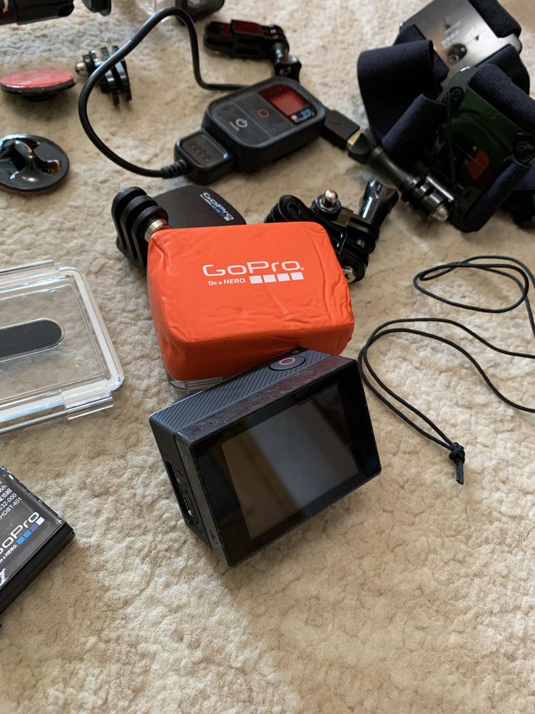Vand camera Gopro hero 4 +accesorii