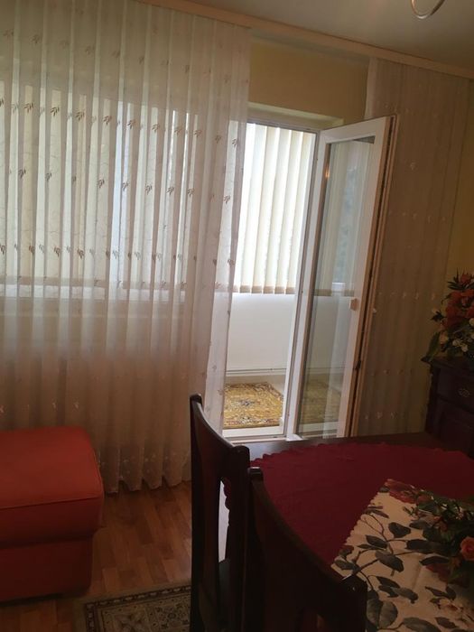 Persoană fizică închiriez apartament 2 camere în deva