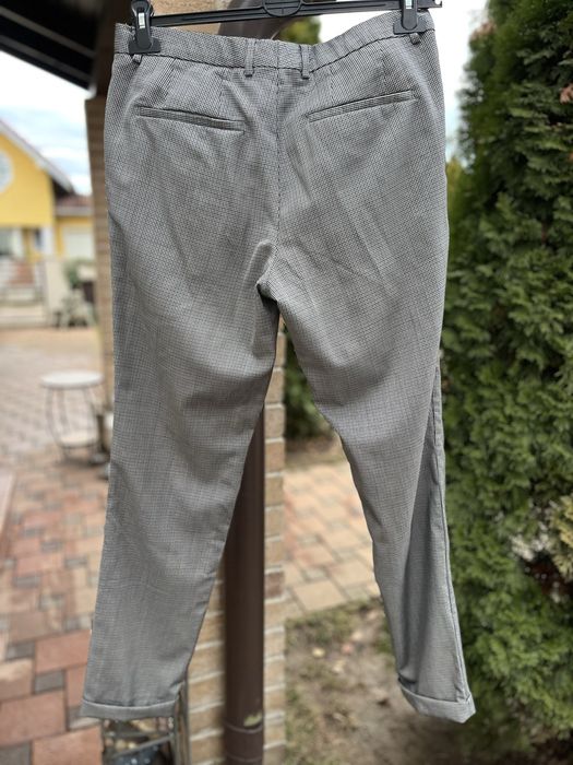 Vând pantaloni pentru barbati Hugo Boss marimea  S-M