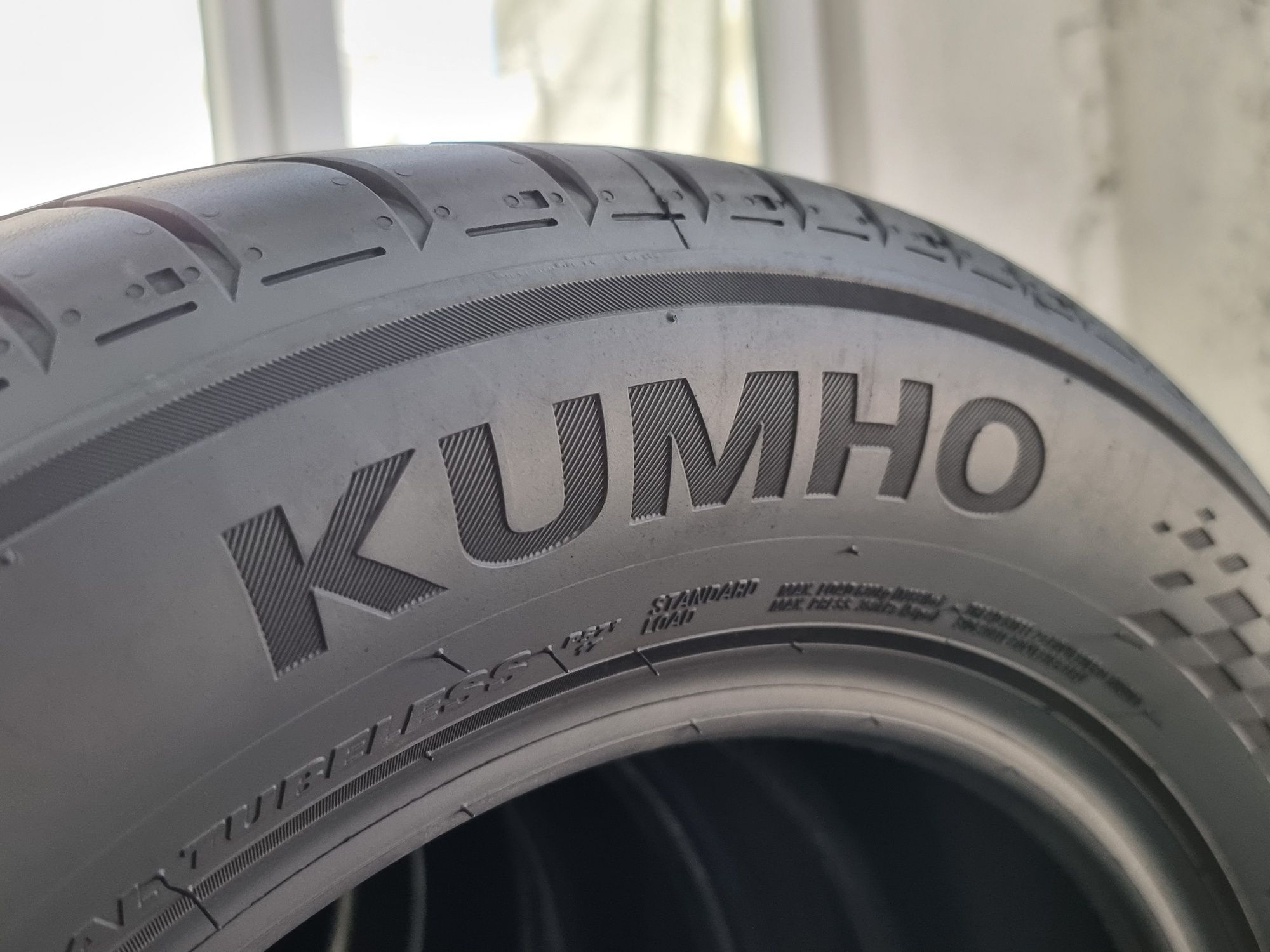 "Dot 22" 205/60/16 Kumho 4Броя: 280лв 7мм