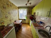 Продам 3ком новой планировки  район 17 школы!!!