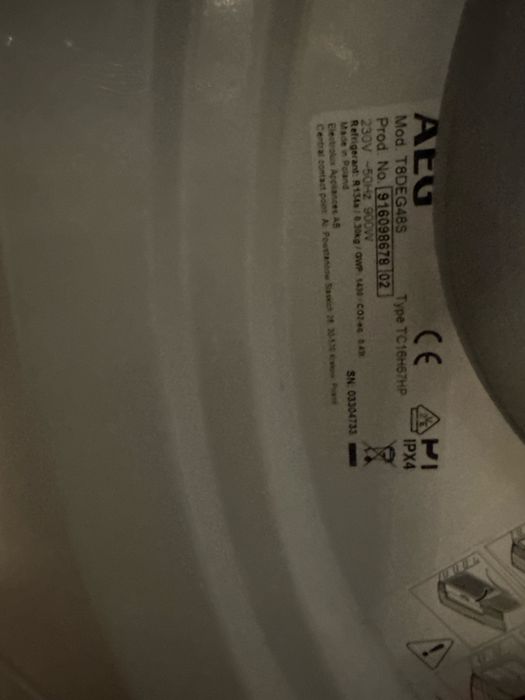 Продавам сушилня AEG 8000 А+++