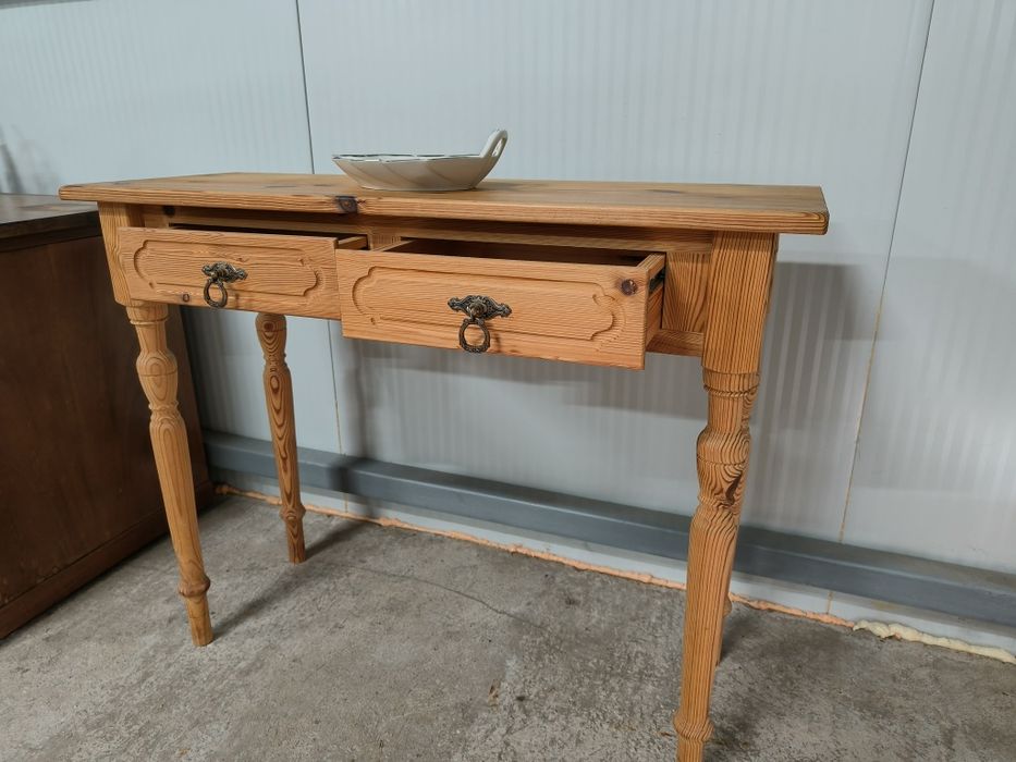 3915 Конзолна маса