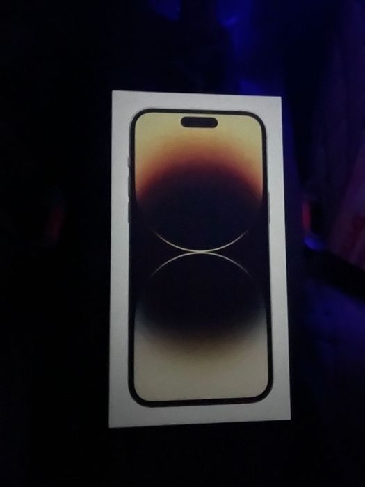 Продаю 14 про Макс на 1 теробайт