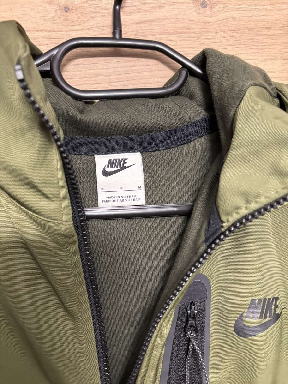 Спешно!!!Nike tech fleece яке