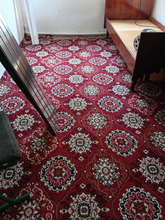 Гилам для зала срочно продам