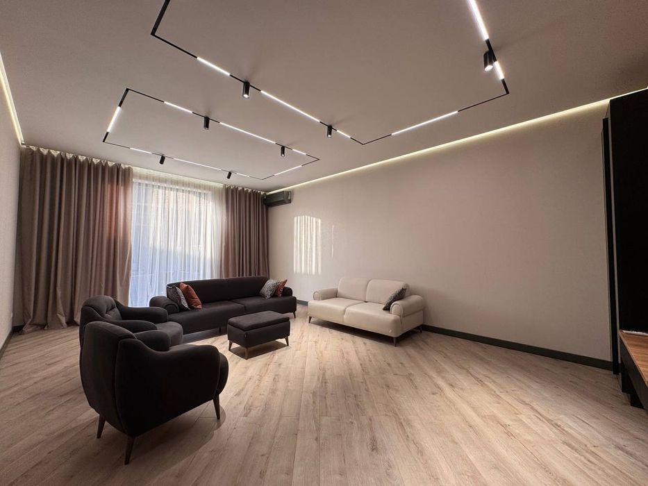 Продается дом 5 комнат, ор-р: Геофизика, 320 м²